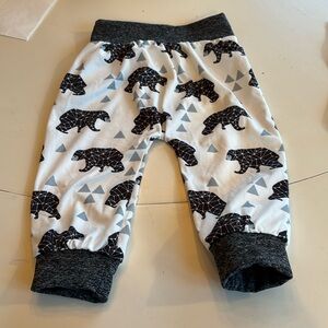💐Hand Crafted Gray and Blue Leggings with Bear Print